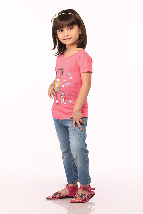 Selvas girl fashion moment captured in motion